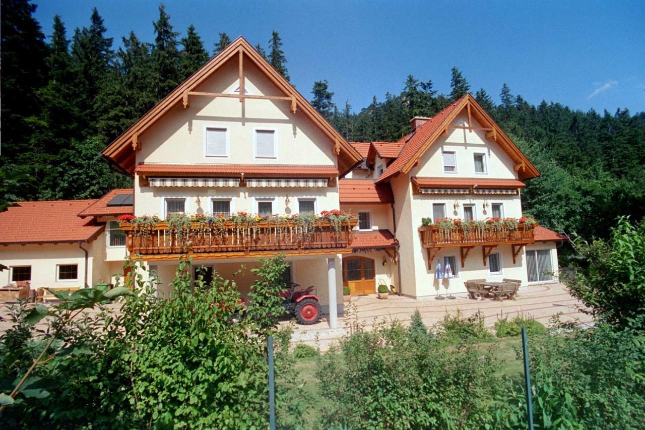 Haus Lenz Ferienwohnungen - Fam Ostermann Пухберг ам Шнееберг Екстериор снимка
