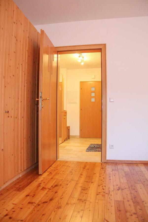 Haus Lenz Ferienwohnungen - Fam Ostermann Пухберг ам Шнееберг Екстериор снимка